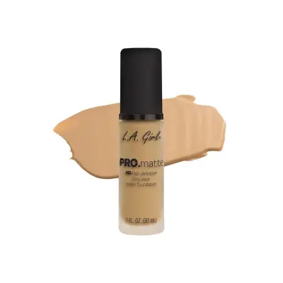 L.A. Girl PRO matte tečni puder - beige