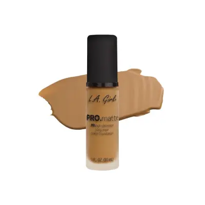 L.A. Girl PRO matte tečni puder - sand